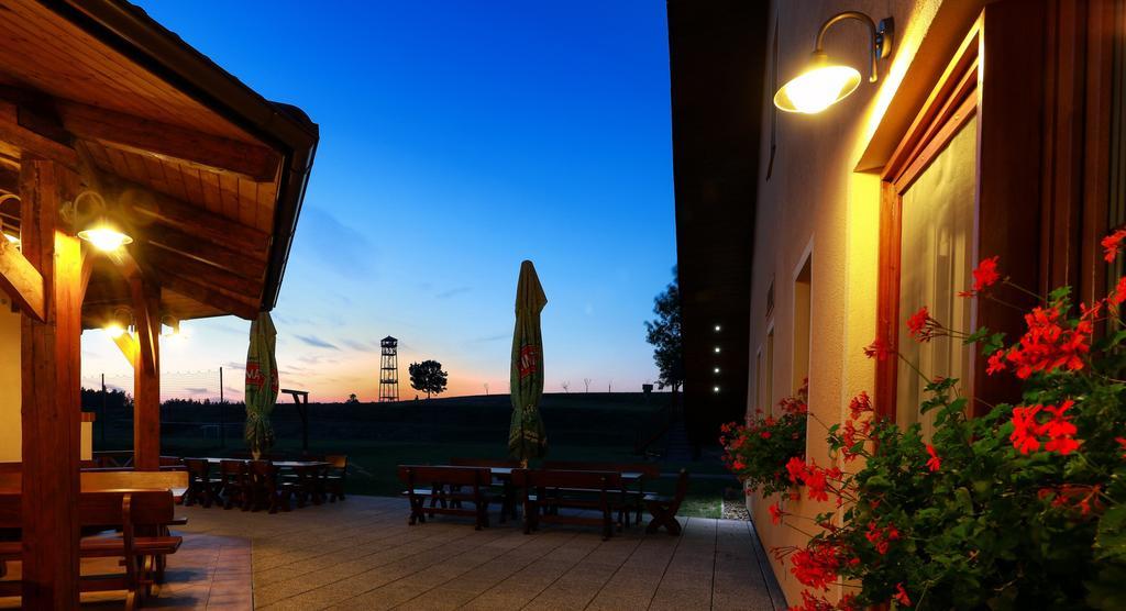 Wellness Penzion Pod Rozhlednou Adlerkosteletz Exterior foto